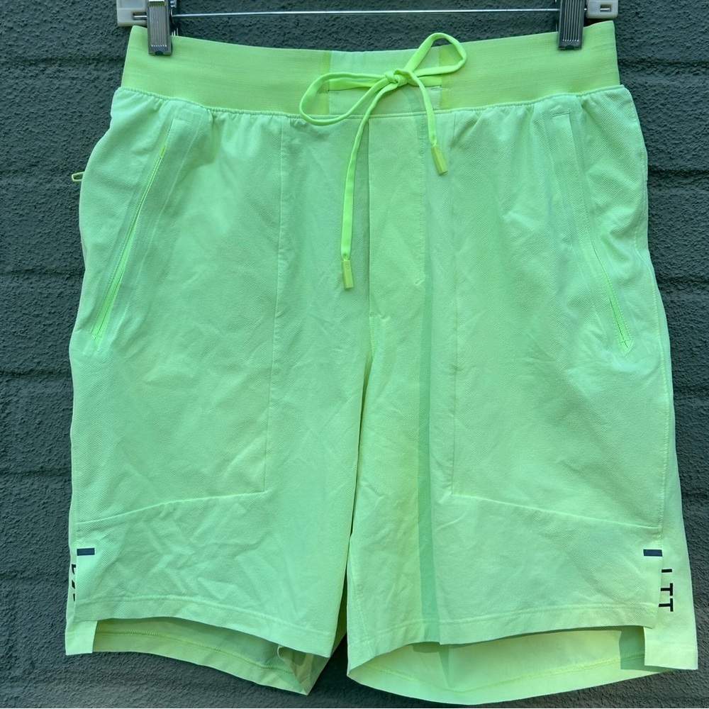 Lululemon License to Train Short 7" *Linerless NWOT Size S (Faded Zap)